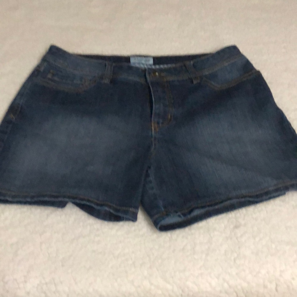 Size 12 5-pocket denim shorts